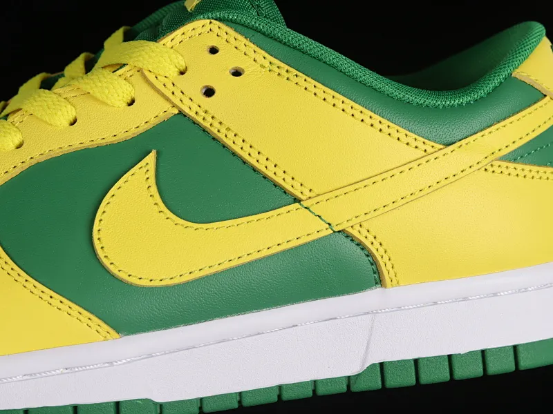 All categories Nk SB Dunk series Nk SB Dunk Low low-top sneakers C version Nk SB Dunk Low "Reverse Brazil" Passionate Samba Brazil SB low-top sports and leisure sneakers DV0833-300